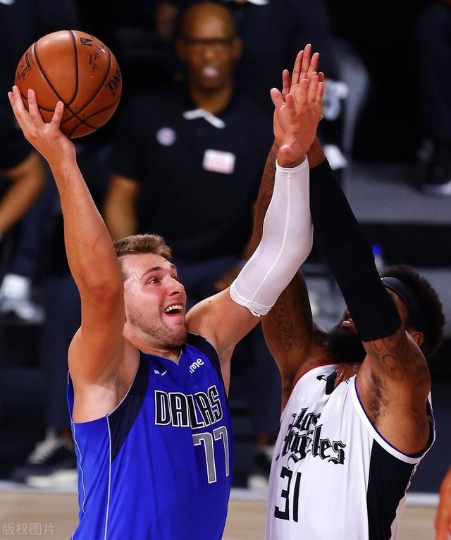 开云体育注册登录今晨菲尼克斯太阳调整名单以备欧冠，更衣室发声环节打磨，信心回归，身体对抗强度拉满的简单介绍